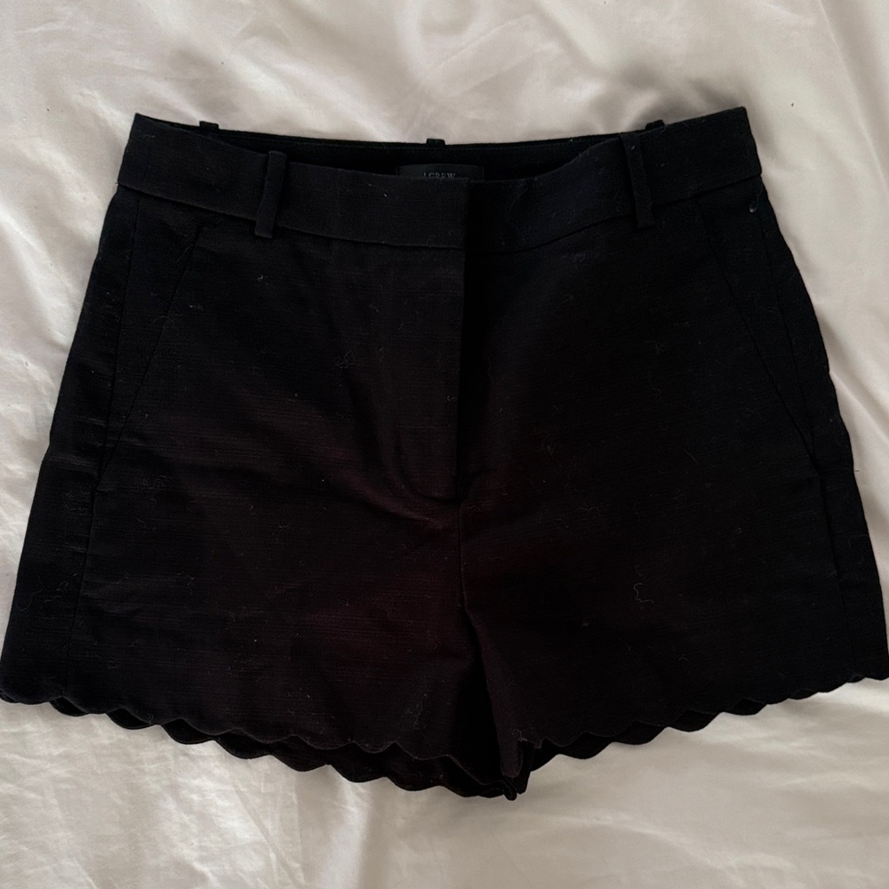 New with tag J.crew high-rise black scallop hem shorts 3 inch inseam size 0